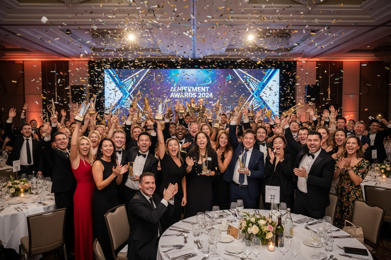 ppl celebrating award